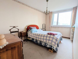 
                                                                                        Vente
                                                                                         Grand T5 lumineux avec vue dégagée – Résidence privée, clôturée à Lyon 8.