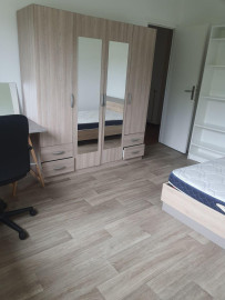 
                                                                                        Colocation
                                                                                         Grande maison claire et bien entretenue