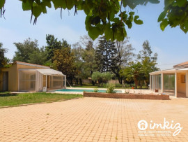 
                                                                                        Vente
                                                                                         Grande maison familiale – 220 m² – Piscine et Parc