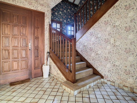 
                                                                                        Vente
                                                                                         GRANDE MAISON FAMILIALE AVEC SOUS-SOL ET VIE DE PLAIN-PIED