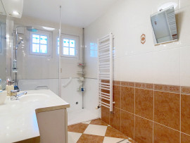 
                                                                                        Vente
                                                                                         GRANDE MAISON FAMILIALE LUMINEUSE 6 CHAMBRES