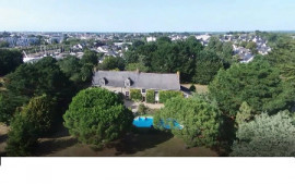 
                                                                                        Location de vacances
                                                                                         Grande maison familiale, piscine à 27 degrés