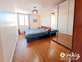 
                                                                                        Vente
                                                                                         Gratte ciel - T3 70 m² avec balcon, DPE C