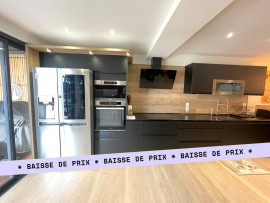 Vente
GRIMAUD - Duplex - 74m2 - 4 terrasses - Piscine - SPA - Garage