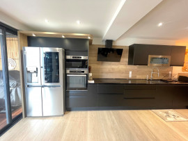 Vente
GRIMAUD - Duplex - 74m2 - 4 terrasses - Piscine - SPA - Garage