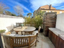 Vente
GRIMAUD - Duplex - 74m2 - 4 terrasses - Piscine - SPA - Garage