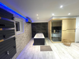 Vente
GRIMAUD - Duplex - 74m2 - 4 terrasses - Piscine - SPA - Garage