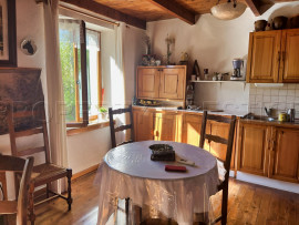 Vente
HAUTE ARDECHE ANCIENNE FERME 8 HA