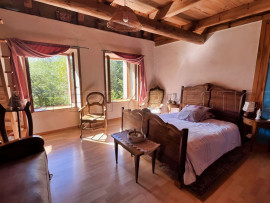 Vente
HAUTE ARDECHE ANCIENNE FERME 8 HA