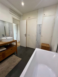 Location
                                                                                HERRIOT