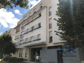 
                                                                                        Vente
                                                                                         HOPITAL CENTRAL - 2 pièces à vendre