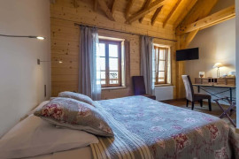 
                                                                                        Vente
                                                                                         Hôtel - Restaurant de charme à vendre à Signy L'Abbaye - Ardennes