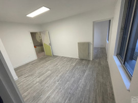 Location
Hoymille proche de Bergues bureaux refait à neuf