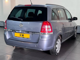 Voiture
Hyundai Zafira 1.9 CDTi Exclusiv MPV 5dr Diesel Auto Euro 4 (120 ps) MPV