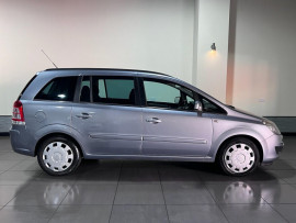 Voiture
Hyundai Zafira 1.9 CDTi Exclusiv MPV 5dr Diesel Auto Euro 4 (120 ps) MPV