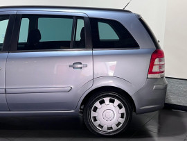 Voiture
Hyundai Zafira 1.9 CDTi Exclusiv MPV 5dr Diesel Auto Euro 4 (120 ps) MPV
