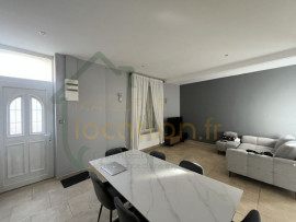 
                                                                                        Location
                                                                                         IDEAL ENTREPRENEUR - Grande maison avec entrepôt de 150m2