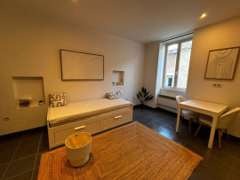 
                                                                                        Vente
                                                                                         Idéal investisseur - centre Loriol Sur Drôme