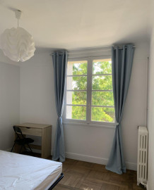 
                                                                                        Colocation
                                                                                         Idéal pour étudiants une chambre meublée