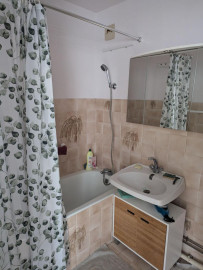 
                                                                                        Colocation
                                                                                         Idéal pour étudier en toute tranquillité