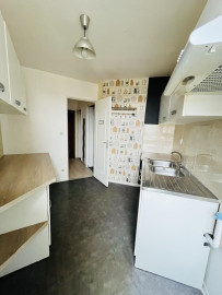 
                                                                                        Location
                                                                                         Idéalement situé à proximité immédiate du tramway.