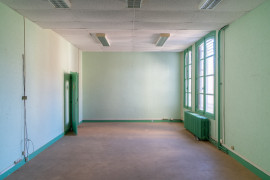 
                                                                                        Vente
                                                                                         Immeuble - 1 210 m² - Montluçon (03)