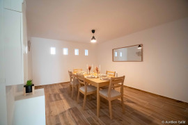 
                                                                                        Vente
                                                                                         Immeuble 14 pièces