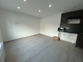 Vente
Immeuble - 5 lots rénovés avec extérieur