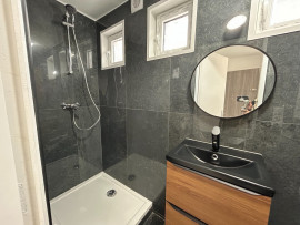 Vente
Immeuble - 5 lots rénovés avec extérieur