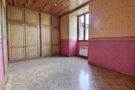 
                                                                                        Vente
                                                                                         Immeuble 9 pièces