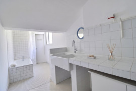
                                                                                        Vente
                                                                                         Immeuble de charme à La Réole