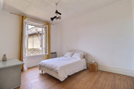 
                                                                                        Vente
                                                                                         Immeuble de charme à La Réole