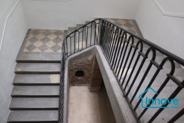 
                                                                                        Vente
                                                                                         Immeuble et parking au coeur de Grenade