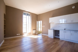 
                                                                                        Vente
                                                                                         Immeuble Nîmes - 1 590 m²