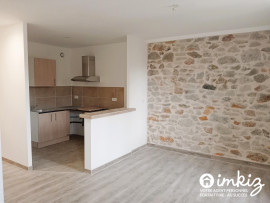 Vente
Immeuble rénové - 8 appartements