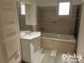 Vente
Immeuble rénové - 8 appartements
