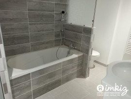 Vente
Immeuble rénové - 8 appartements
