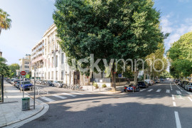 
                                                                                        Vente
                                                                                         INVESTISSEURS - RENDEMENT LOCATIF - VICTOR HUGO