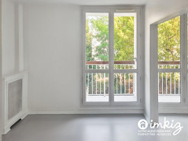 
                                                                                        Vente
                                                                                         Ivry-sur-Seine  4 pièces avec balcons cave et box
