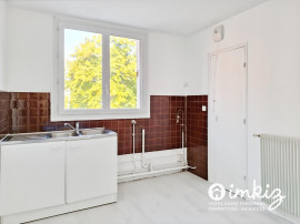 
                                                                                        Vente
                                                                                         Ivry-sur-Seine  4 pièces avec balcons cave et box