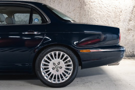 
                                                                                        Voiture
                                                                                         Jaguar Daimler Super Eight LWB