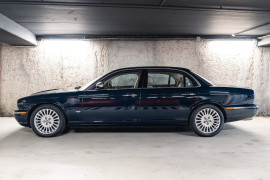 
                                                                                        Voiture
                                                                                         Jaguar Daimler Super Eight LWB