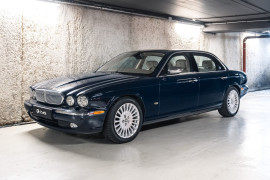 
                                                                                        Voiture
                                                                                         Jaguar Daimler Super Eight LWB