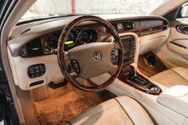 
                                                                                        Voiture
                                                                                         Jaguar Daimler Super Eight LWB