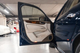 
                                                                                        Voiture
                                                                                         Jaguar Daimler Super Eight LWB