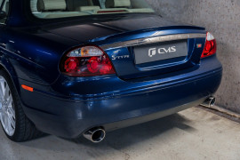 
                                                                                        Voiture
                                                                                         Jaguar S-Type R Supercharged V8 4.2 396