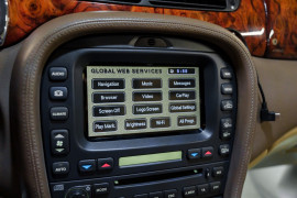
                                                                                        Voiture
                                                                                         Jaguar S-Type R Supercharged V8 4.2 396