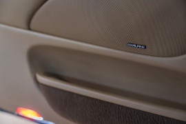 
                                                                                        Voiture
                                                                                         Jaguar S-Type R Supercharged V8 4.2 396