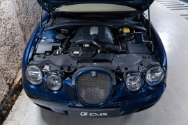 
                                                                                        Voiture
                                                                                         Jaguar S-Type R Supercharged V8 4.2 396