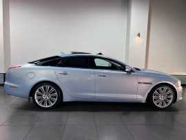 Voiture
Jaguar XJ 3.0 V6 Portfolio Saloon 4dr Petrol Auto Euro 5 (s/s) (340 ps)
